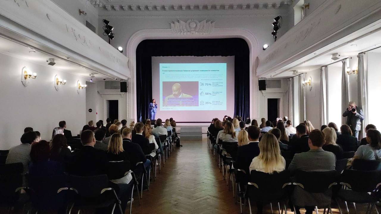 Исследование Frank RG позволило выявить лучших игроков на рынке дебетовых карт